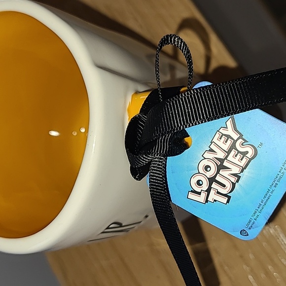 Looney Tunes Rae Dunn Bugs Bunny Mug - Picture 5 of 5